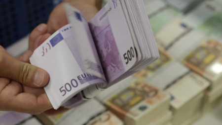 Българки слугуват на милионери за по 800-900 евро на месец