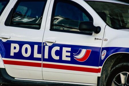 Френската полиция застреля въоръжен мъж, опитал се да подпали синагога