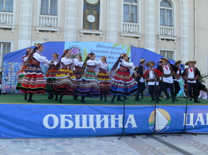 600 певци и танцьори се изявяваха на фолклорния фестивал „Странджа моя , люлчина”