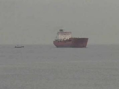 Круизен кораб заседна край Италия, осем души загинаха