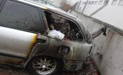 При умишлен палеж е изгорял напълно лек автомобил в Бургас