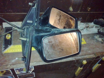 Пиян ямболия чупи наред страничните огледала на бургаски коли