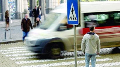 „Безопасни улици от Валя" и КАТ-Варна стартират акция пешеходец