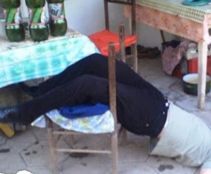 Пиян виетнамец се сби в Ахелой, падна от стола