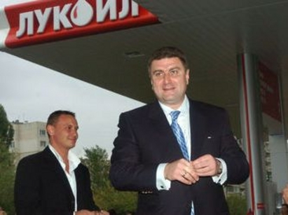 Босът на „Лукойл“ Валентин Златев печели по 19 милиона годишно от ток