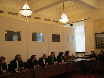 Бургаски студенти седнаха на депутатски банки в НС