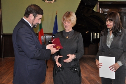 Гребенаров направи традиция наградата си, връчи я на пианистката Рада Чомакова