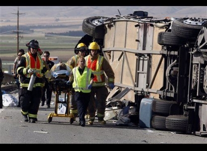 Кървава касапница на пътя: 16 загинали и 10 ранени в катастрофа с фургон