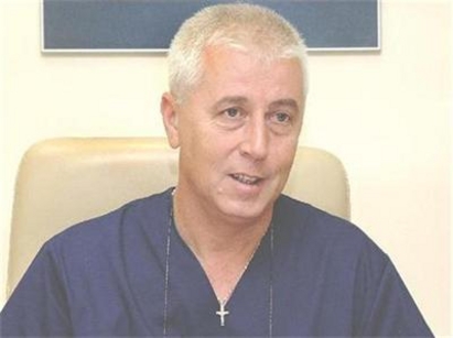 Професор от Средец, спасявал ранени при атентата в Сарафово, стана министър на здравеопазването