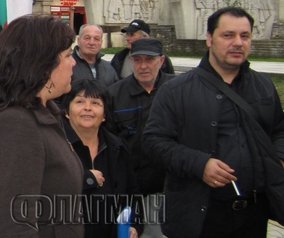 Кметът на община Средец  посъветван да спретне арест на кметицата на с. Дебелт