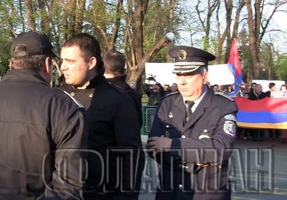МВР спря лидера на младежкото НФСБ Степан Дадурян да направи митинг пред турското консулство