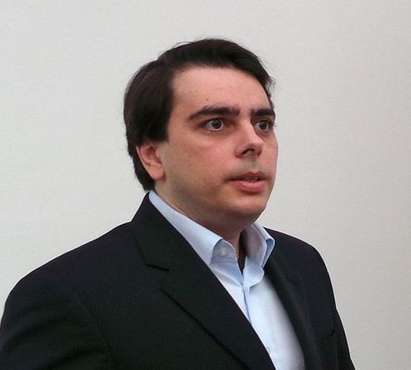 Министър Асен Василев ще гони незаконните сергии в Слънчев бряг