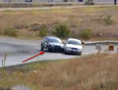 Вижте как състезателят Пламен Камбуров удря колата на Александър Кипренски (ВИДЕО)