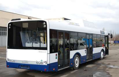 Автобус №4 блъсна ученичка в Бургас, шофьорът оказал помощ, но не потърсил МВР