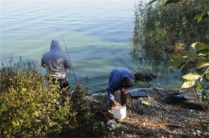 Циганите от Горно Езерово с таен риболовен флот