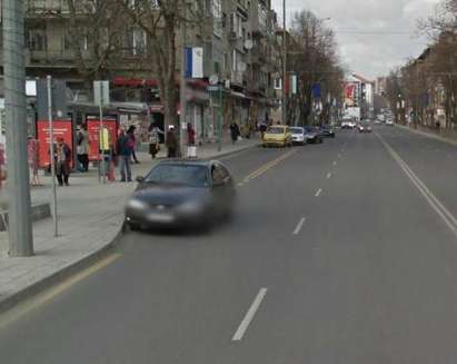Пенсионерка стресна пътниците в автобус 211 в Бургас, удари си врата