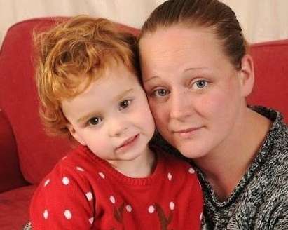 Майка отмени химиотерапията на детето си, за да му подари щастлива Коледа