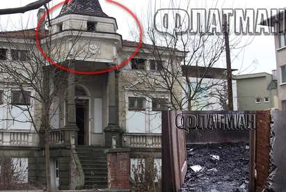 Мъж изгоря при пожар на тавана в Хатевата къща в Бургас (ВИДЕО)