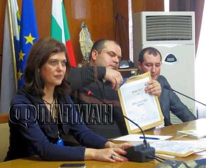 Първенецът UTi в общинския конкурс на Бургас за 18.8 млн. лв. с непълни документи