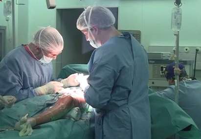С шесторен байпас спасиха живота на 52-годишен мъж в отделението по съдова хирургия към МБАЛ „Дева Мария”