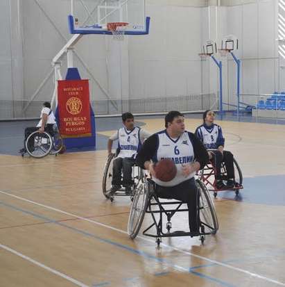 Бургас вече има баскетболен отбор за хора с увреждания (СНИМКИ)
