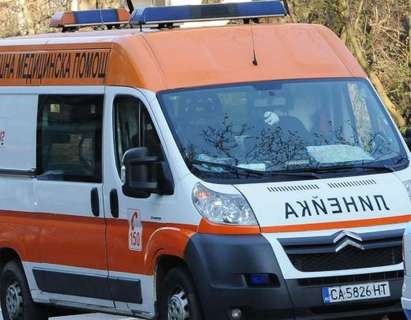 Линейки и пожарни летят към летище София, очаква се аварийно кацане