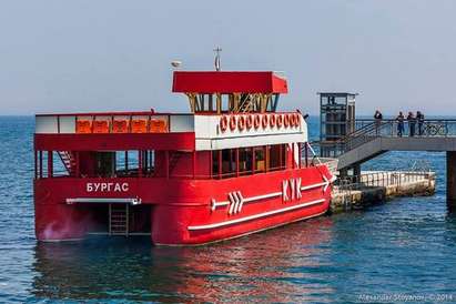 Корабът "Кук" ще вози туристите до новата атракция на Бургас - остров Света Анастасия?