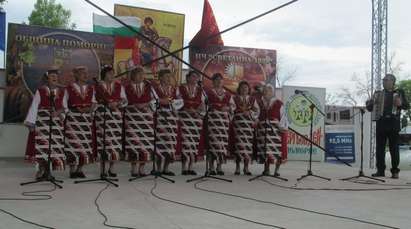 140 изпълнители взеха участие в Националния тракийски фолклорен събор в Поморие