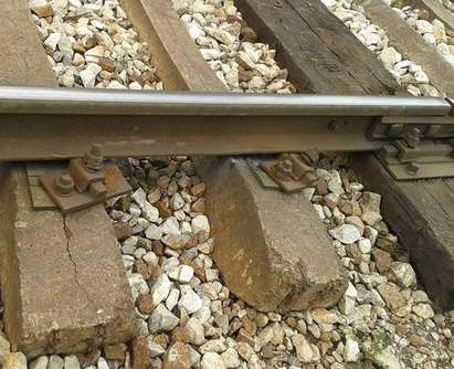 Линията край Клисура е опасна, влакът Бургас – София може да дерайлира?