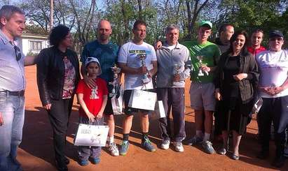 Тодор Митев и Димитър Рандев спечелиха трофея на тенис турнира на ГЕРБ-Бургас