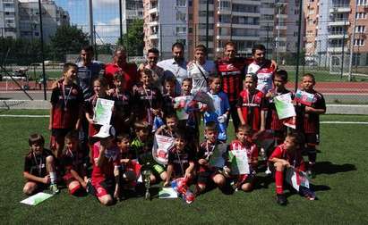 Футболно шоу в Бургас: 300 малчугани се състезаваха в „Звездичка къп”