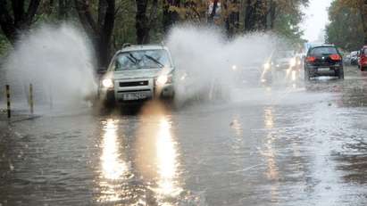 12-ти час вали в Поморие, няма наводнени къщи и бедстващи хора