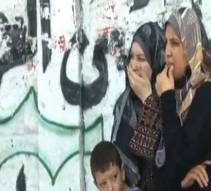 Танкове щурмуват Газа, жена загина при въздушен удар