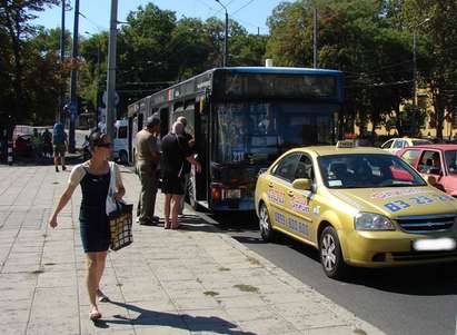 Мъж почина в автобус 211 в Бургас