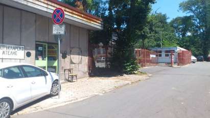 Киа паркира непозволено под носа на "паяка" в Бургас, била невидима