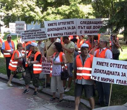 Бунт на работниците от държавния порт в Бургас, искат кметът Николов да оттегли докладната за пристанището
