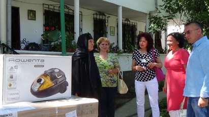 Депутати от ГЕРБ-Бургас дариха печка и прахосмукачка на манастир „Света Богородица”
