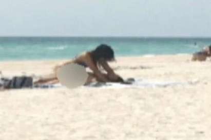 Ядосана бабка припечели от секс на плажа (ВИДЕО)