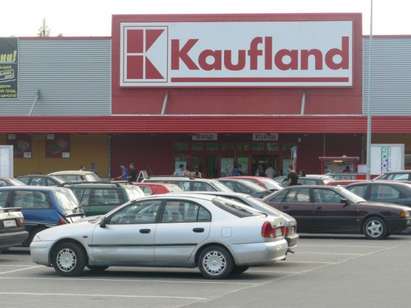 Жена припадна от жега на паркинга на "Кауфланд"