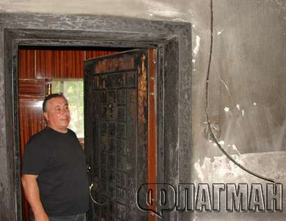 Собственикът на запаления апартамент в бургаския ж.к.“Лазур“ - тъст на издирвания Валентин Пешев