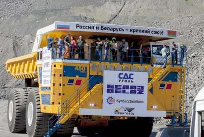 В Сибир направиха най-грамадния самосвал в света