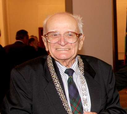 Почина големият български поет Валери Петров