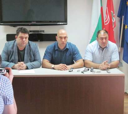 БСП-Бургас: Ще поискаме импийчмънт на президента Плевнелиев, ще се захванем и с кадровите назначения на кабинета Близнашки