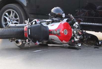 Моторист се преби в колчета против паркиране