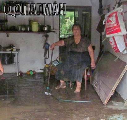 71-годишна жена след потопа в Ново Паничарево: Водата беше до тавана, ако не беше ГЕРБ - още щях да съм в тинята