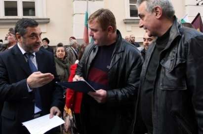 "Патриотичен фронт-НФСБ и ВМРО" организира нов протест пред ЦИК