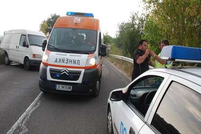 Микробус пълен с пътници катастрофира по пътя от Айтос за Варна