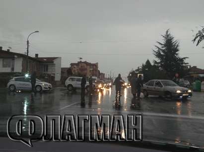 МВР: Голяма част от пътищата на Бургаска област са непроходими, не пътувайте!