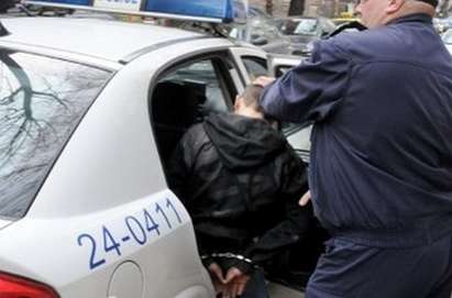 Полицаи в гонка с автоджамбази, надупчват с пистолет гумите на варненски голф на входа на Бургас