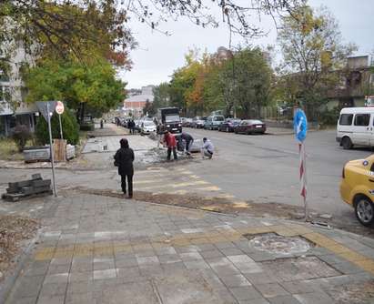 Разширяват зоната за пешеходци край МБАЛ-Бургас